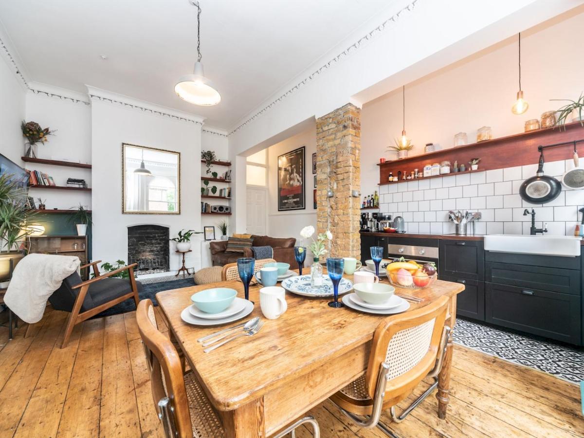 Pass The Keys Rustic And Quirky Flat In Charming Charlton Village Apartment *