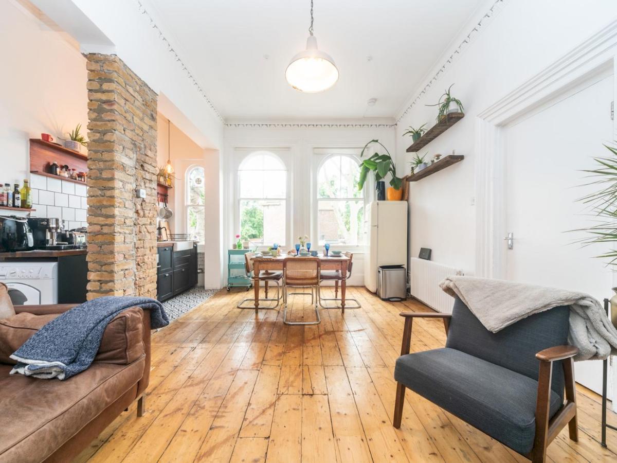 Pass The Keys Rustic And Quirky Flat In Charming Charlton Village Apartment *