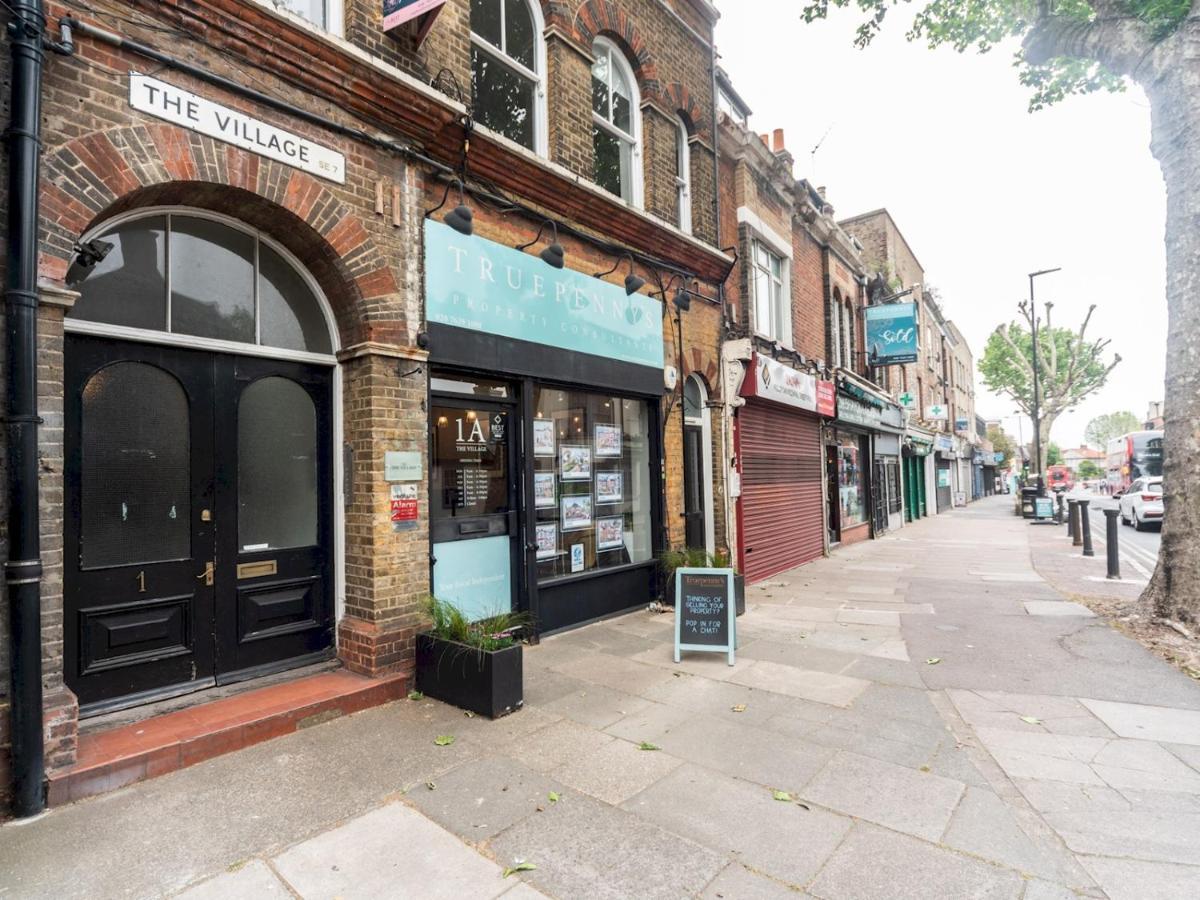 Pass The Keys Rustic And Quirky Flat In Charming Charlton Village London